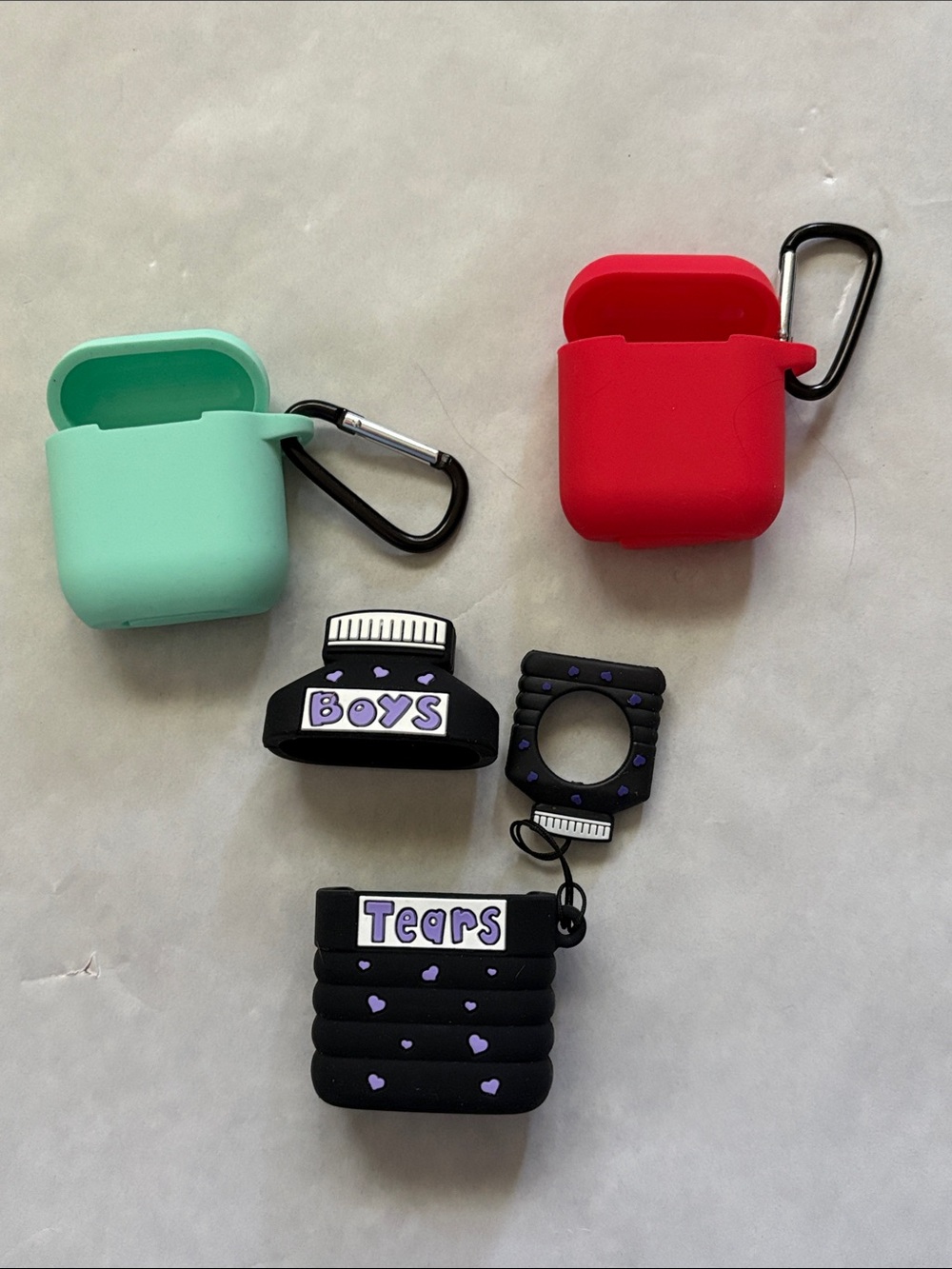 Lot of 3 case for AirPods aqua green, red black Bottle Of of boys tears new